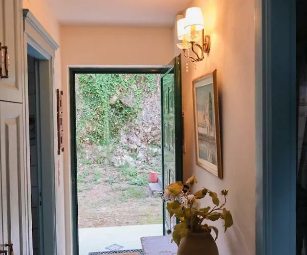 Bella Vista * Κάτω Κορακιάνα